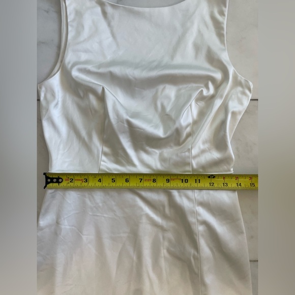 House of Harlow 1960 women’s size 6 high front deep V back satin look mini dress - Picture 5 of 10